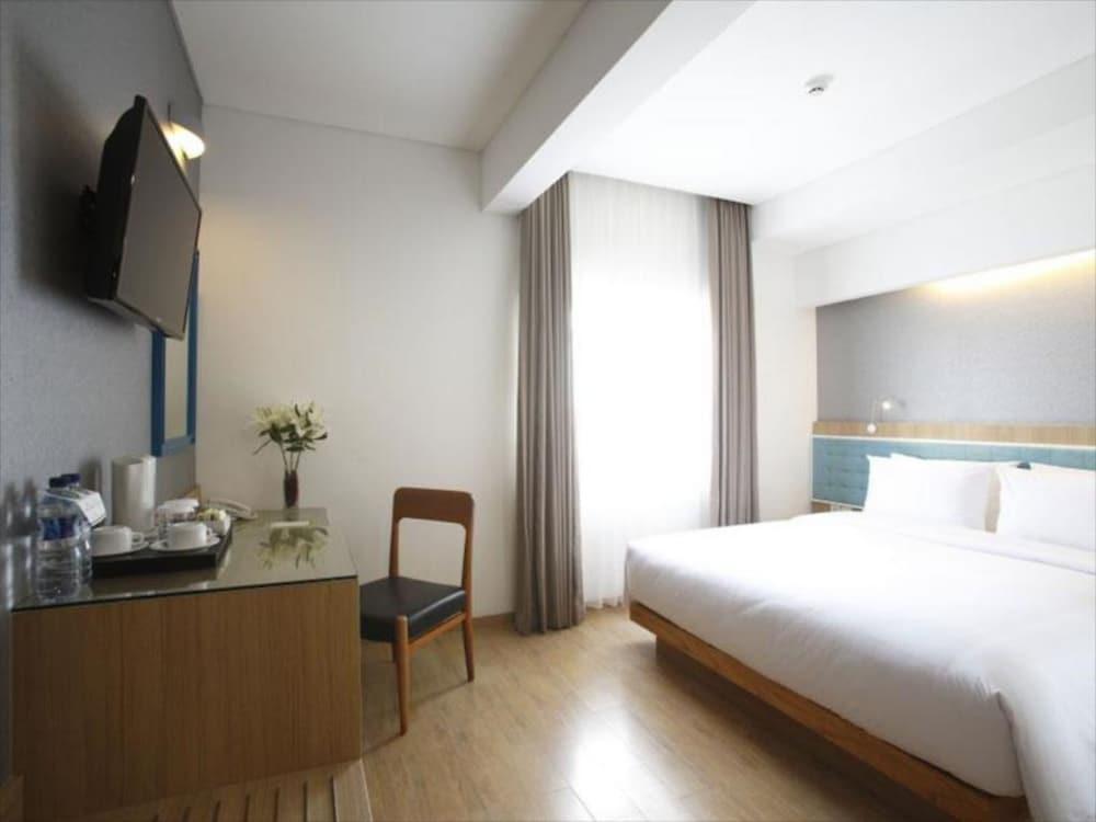 ג'קרטה Hotel Santika Kelapa Gading מראה חיצוני תמונה